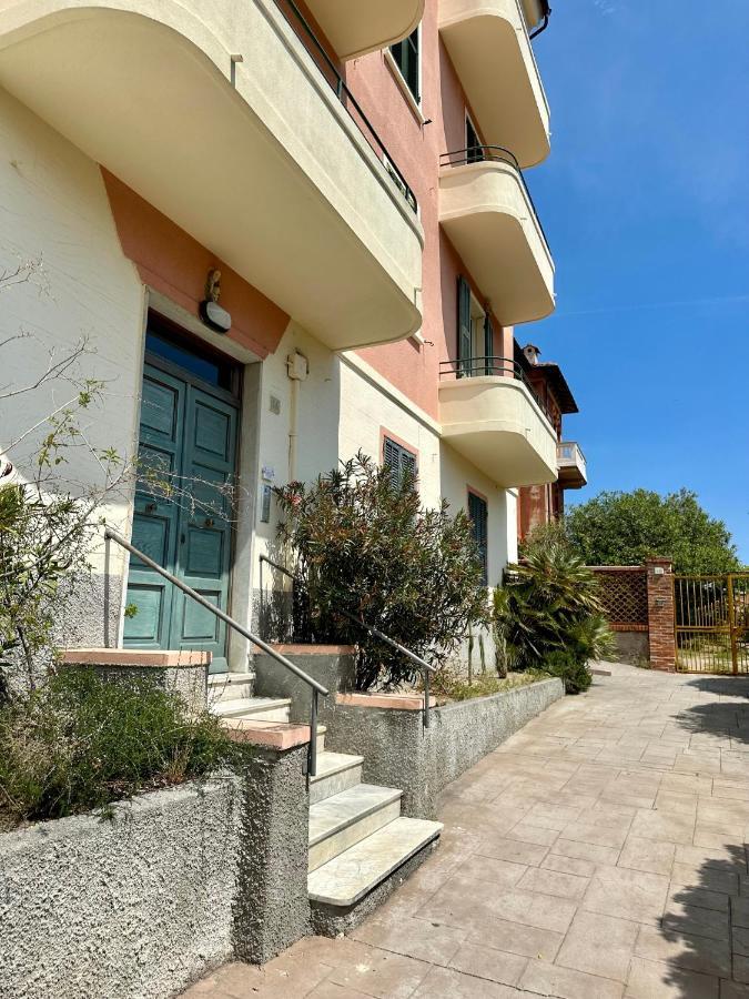 Hostdomus - Casa Ester Noli Buitenkant foto